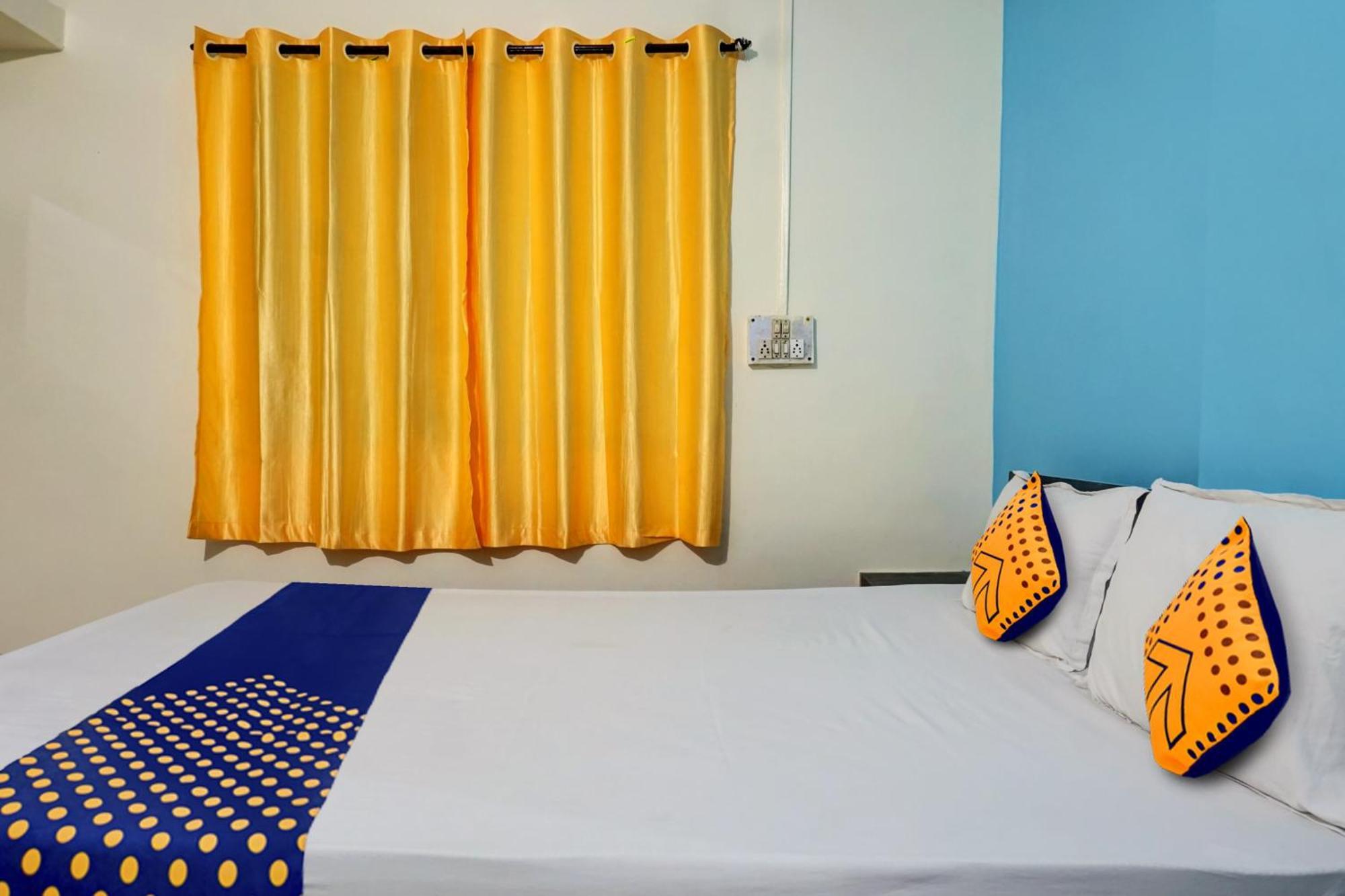 Spot On Samadhan Lodge Pune Exteriör bild